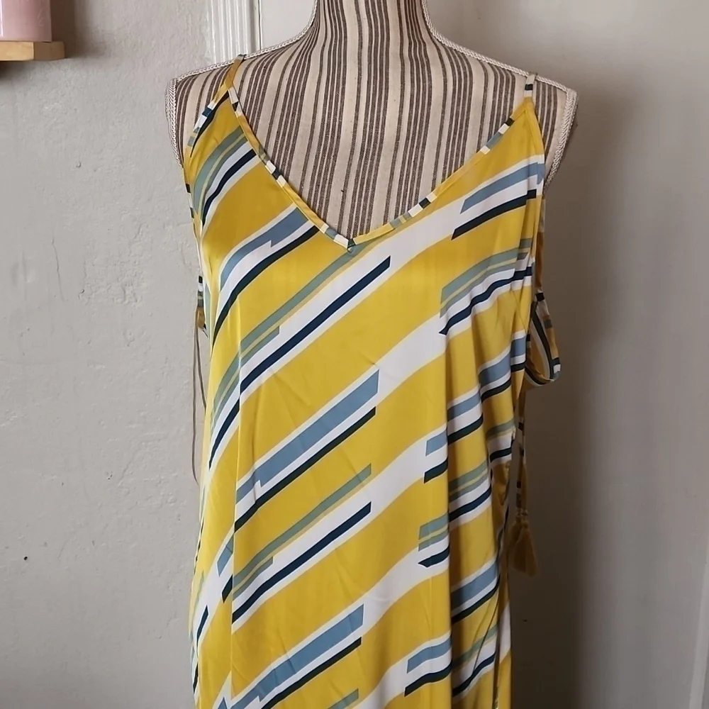 Forever Sundress V Neck BAck Out - Picture 5 of 7